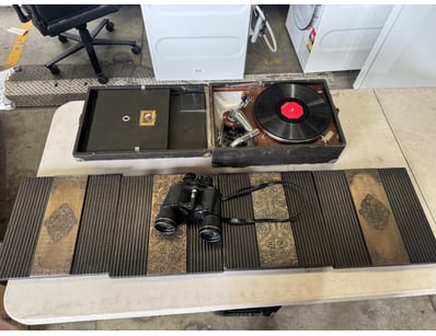 Gadgets, Music & Pastimes (A997) - Lot 40