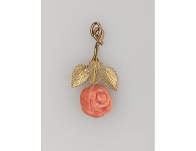 GOLD PLATED PINK CORAL PENDANT


583010+153

...