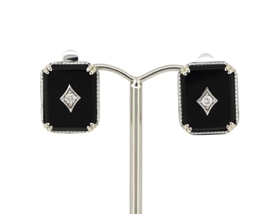 Affordable Jewellery Market (A1006) - Lot 574