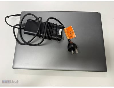Dell Vostro 15 3000 Series laptop (Model P117F) fe...