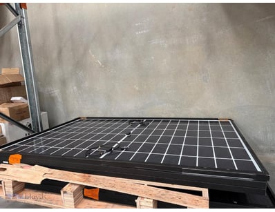 Large-format monocrystalline solar panel featuring...