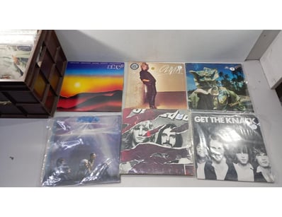 Gadgets, Music & Pastimes (SAA982) - Lot 4402