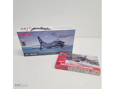 LOT OF TWO UNASSEMBLED AIRCRAFT MODEL KITS - MENG ...