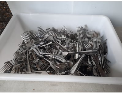 Container of forks, Silver Finish.

Unknown quan...