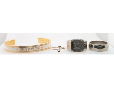 UNRESERVED Airport - Lost Property (A980) - Lot 107