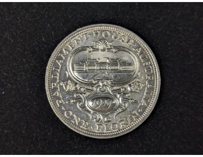 1927 AUSTRALIAN 8 PEARL PARLIAMENT HOUSE FLORIN
...