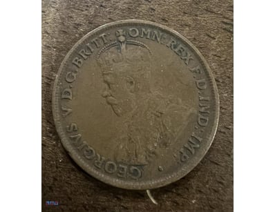 1917-COMMONWEALTH OF AUSTRALIA KGV ONE PENNY SCARC...