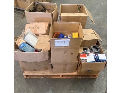 Sporting Gear, Home & Decor (WAA980) - Lot 113