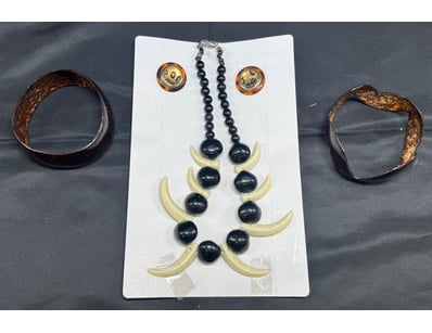 UNRESERVED Affordable Jewellery Valentines Spec... - Lot 600