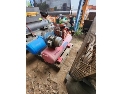 Royce RC 22/4HP Portable Air Compressor

Pink ho...