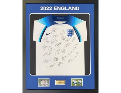 2022 ENGLAND WORLD CUP PERSONALLY SIGNED JERSEY 

...
