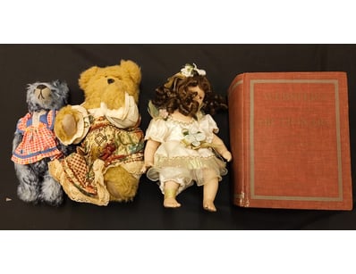 Antiques, Vintage & Interior Treasures (A1005) - Lot 675