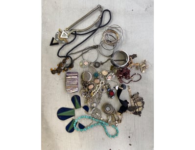 Gadgets, Music & Pastimes (A986) - Lot 153