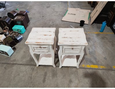 Pair of wooden bedside tables

Dimensions: 66cm X ...