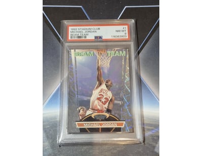 RARE & COLLECTABLE GRADED TRADING CARDS (A976) - Lot 4500