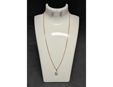 18CT YELLOW GOLD CHAIN WITH AN 18CT YELLOW GOLD PE...