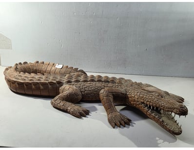 Figurine, carved timber crocodile, 88cm long

