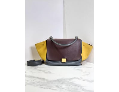 Designer Vault (A979) - Lot 7452