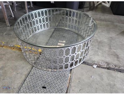 Metal and glass coffee table

Dimensions: 90cmDiam...