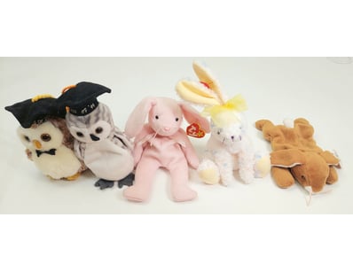 The Curio Collection (A979) - Lot 8220