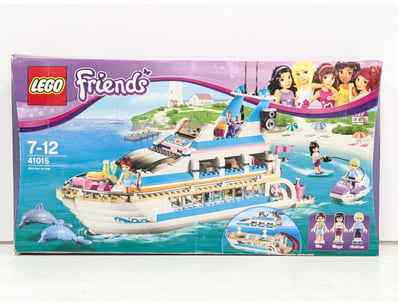 LEGO Friends set 41015 featuring a luxury cruise s...