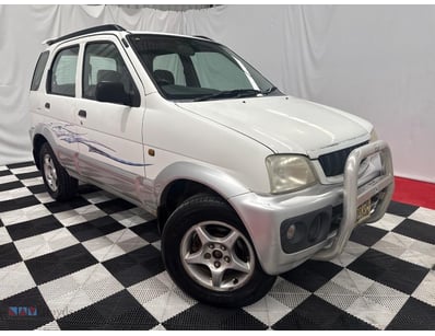 <b>2001 Daihatsu Terios J100G - White - 254,163km ...