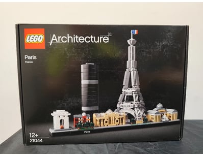 **UNRESERVED** COOKIE'S LIFETIME COLLECTION OF ... - Lot 135