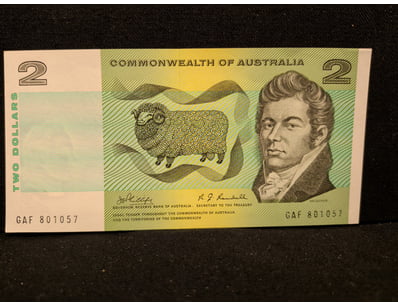 COMMONWEALTH OF AUSTRALIA 1968 TWO DOLLARS BANKNOT...
