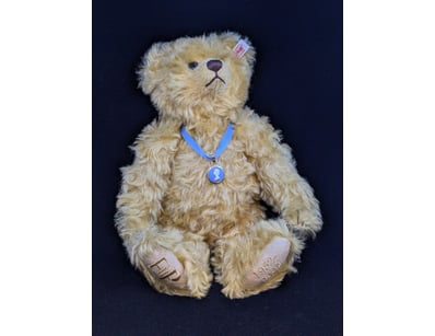 The Curio Collection (A995) - Lot 1156