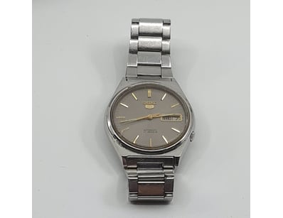 Thrift Shop (A976) - Lot 850