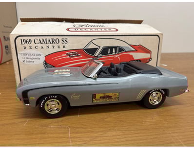 Mancave & Memorabilia (A1007) - Lot 423