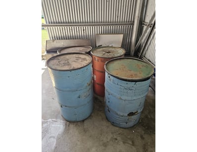 Drums of seed fertiliser, quantity 4

Sold as lot
...