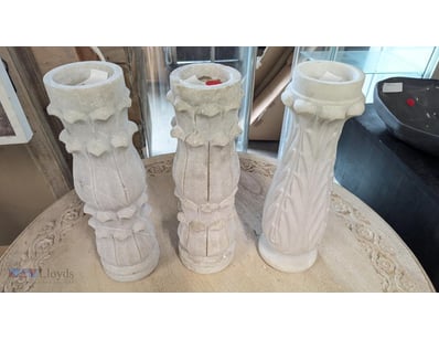 Set of three decorative candle holders in white/cr...