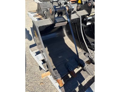 UNRESERVED Buckets & Attachments Clearance (ON4490) - Lot 35