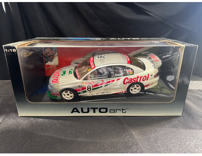 AUTOART DIE CAST MODEL

Item Size: Height: 8cm, ...