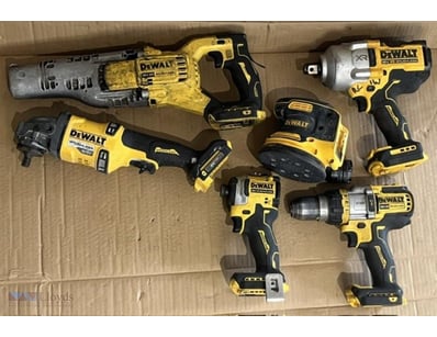 Cordless DeWalt 18V tools. 1 x DCF850 impact drive...