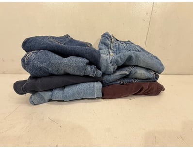 Entire Vintage Clothing Store Liquidation (ON11... - Lot 196