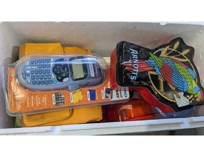 Vintage electronics and accessories collection fea...