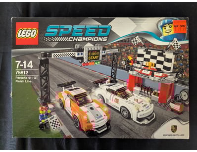 **UNRESERVED** LIFETIME COLLECTION OF LEGO PART... - Lot 237