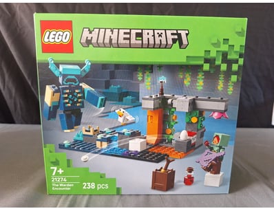 **UNRESERVED** LIFETIME COLLECTION OF LEGO PART... - Lot 429