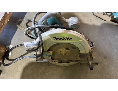 Makita HS7000 circular saw, 185mm blade capacity, ...