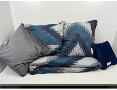 MAJOR RETAILER - Mattresses, Bases & Bedding (A1... - Lot 82