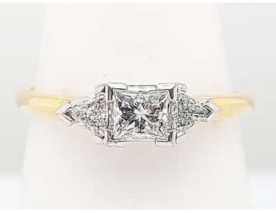 Fine Jewellery Market (A1005) - Lot 2070