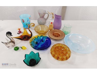 ASSORTED GLASS ITEMS INCLUDING, MURANO DUCK, SIMRO...