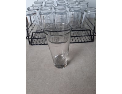 Clear glasses.

Quantity: 24 glasses.

SOLD AS LOT...