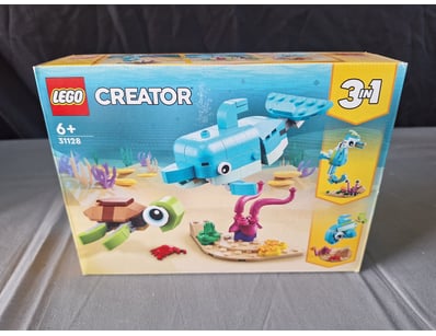 **UNRESERVED** LIFETIME COLLECTION OF LEGO PART... - Lot 310