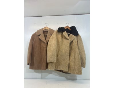 Entire Vintage Clothing Store Liquidation (ON11... - Lot 157