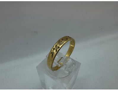 18K GOLD RING

1.9 G

Condition: Good - Refer ...