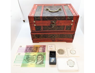 The Curio Collection (A1000) - Lot 501