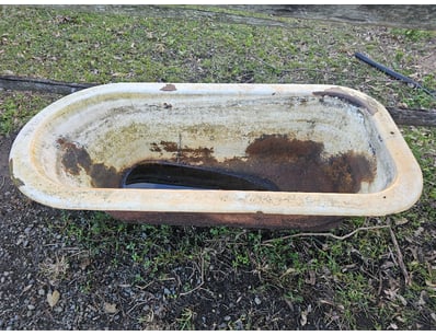 Feeding trough and water troughs, quantity 2

Loca...